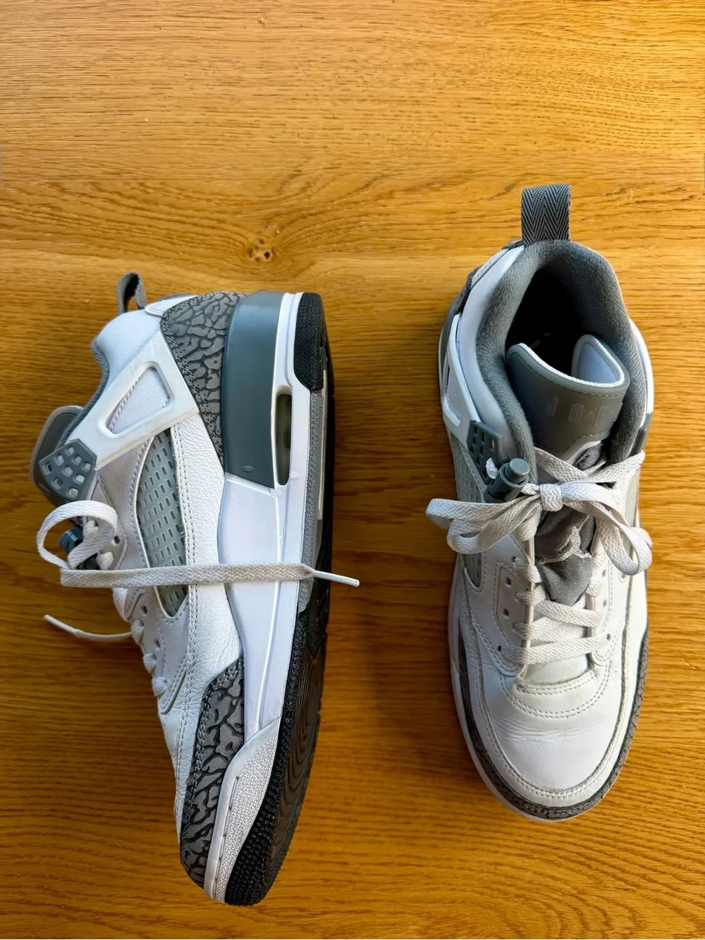 Jordan sneakers white